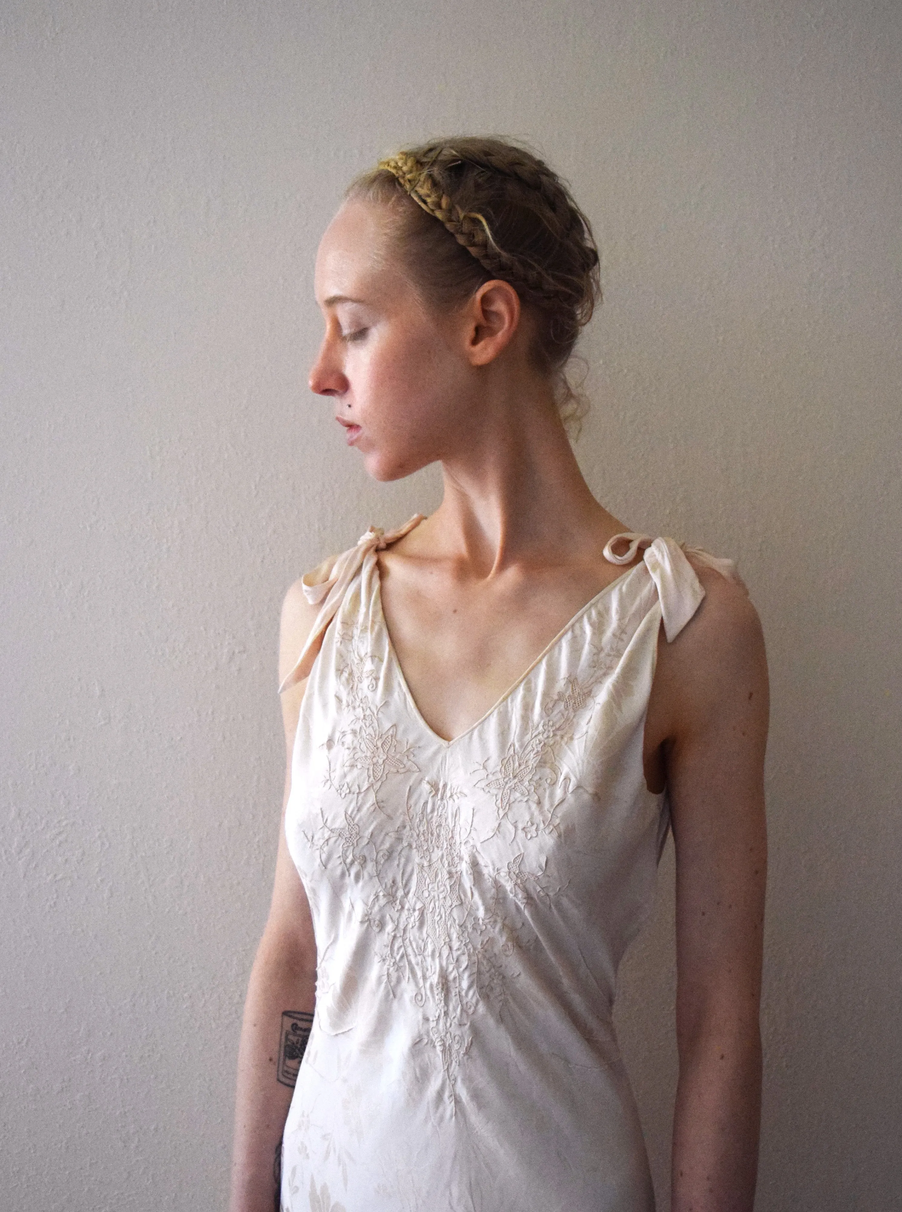 1930s embroidered slip dress . vintage blush pink nightgown . size xs to medium