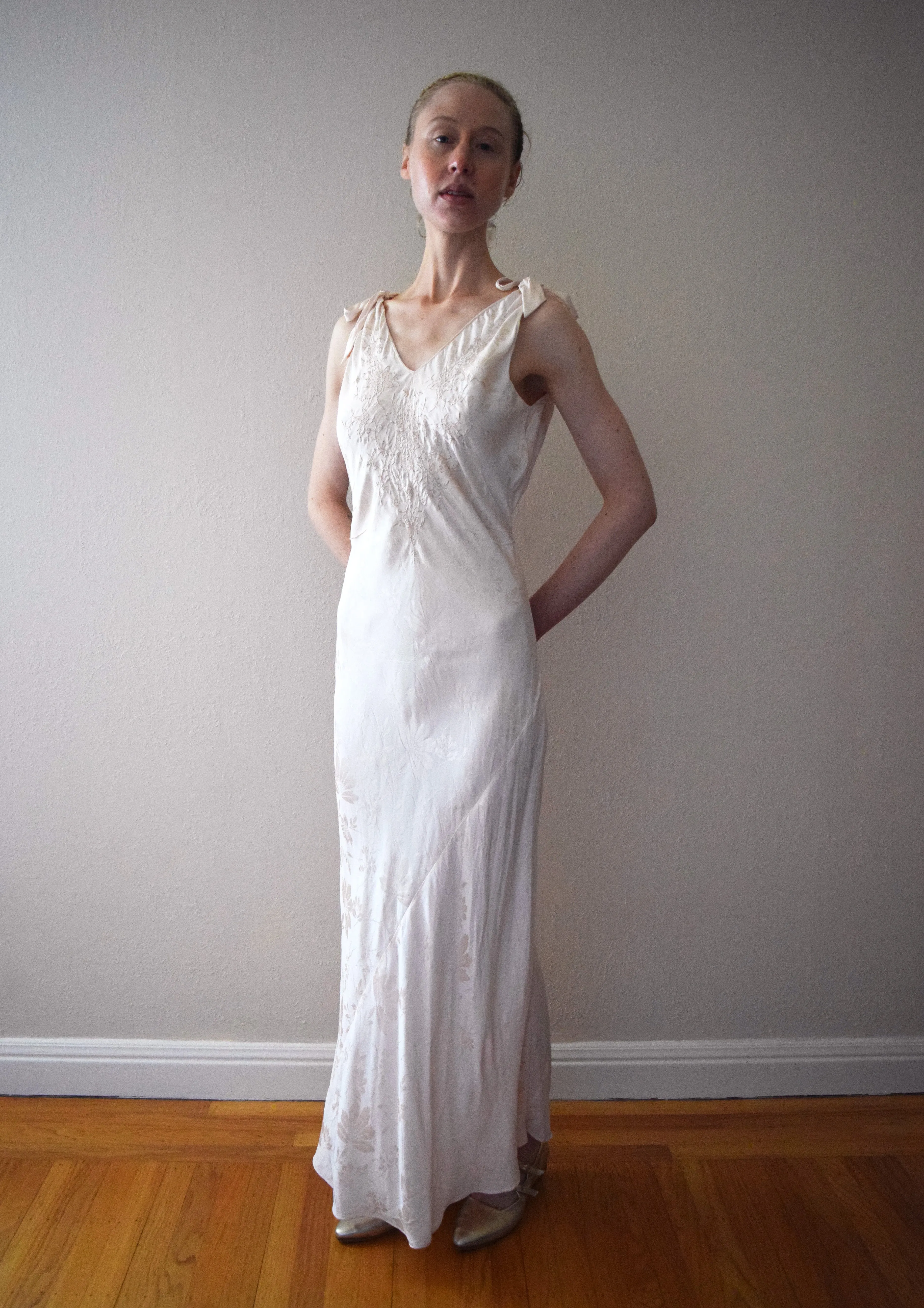 1930s embroidered slip dress . vintage blush pink nightgown . size xs to medium