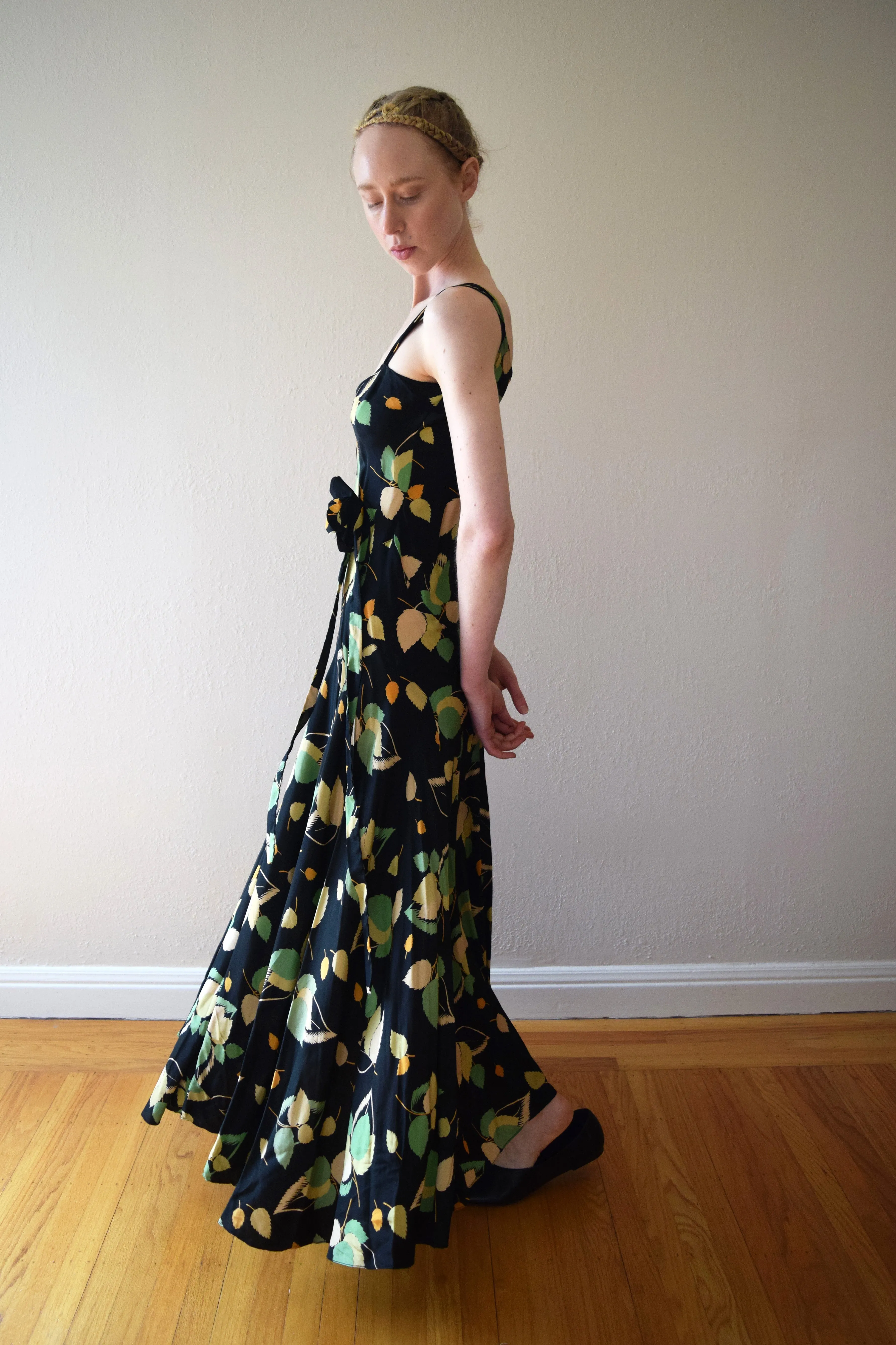 1930s silk gown . vintage 30s bias cut dress . size xs to small