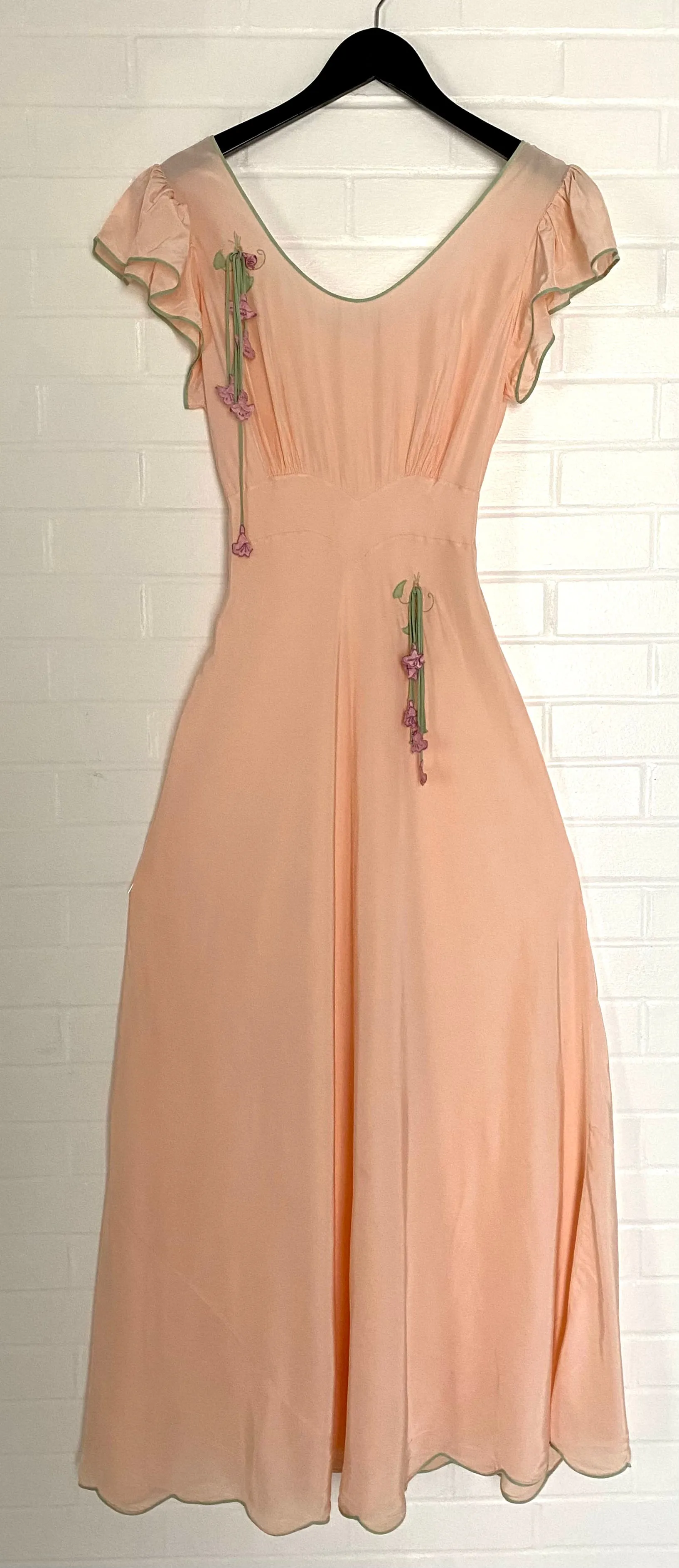 1948 Dwalyne Handmade Lingerie /Night Gown