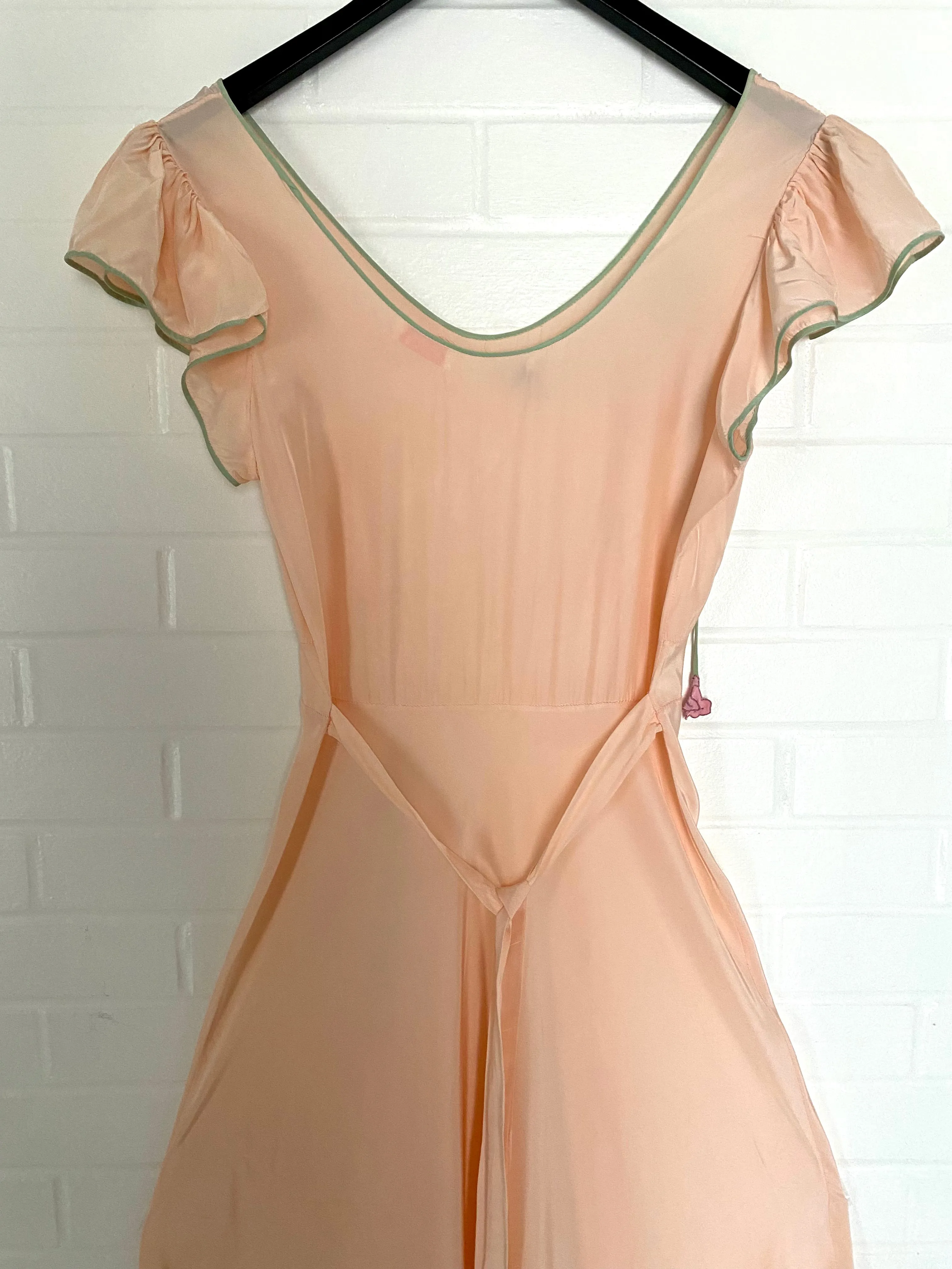 1948 Dwalyne Handmade Lingerie /Night Gown