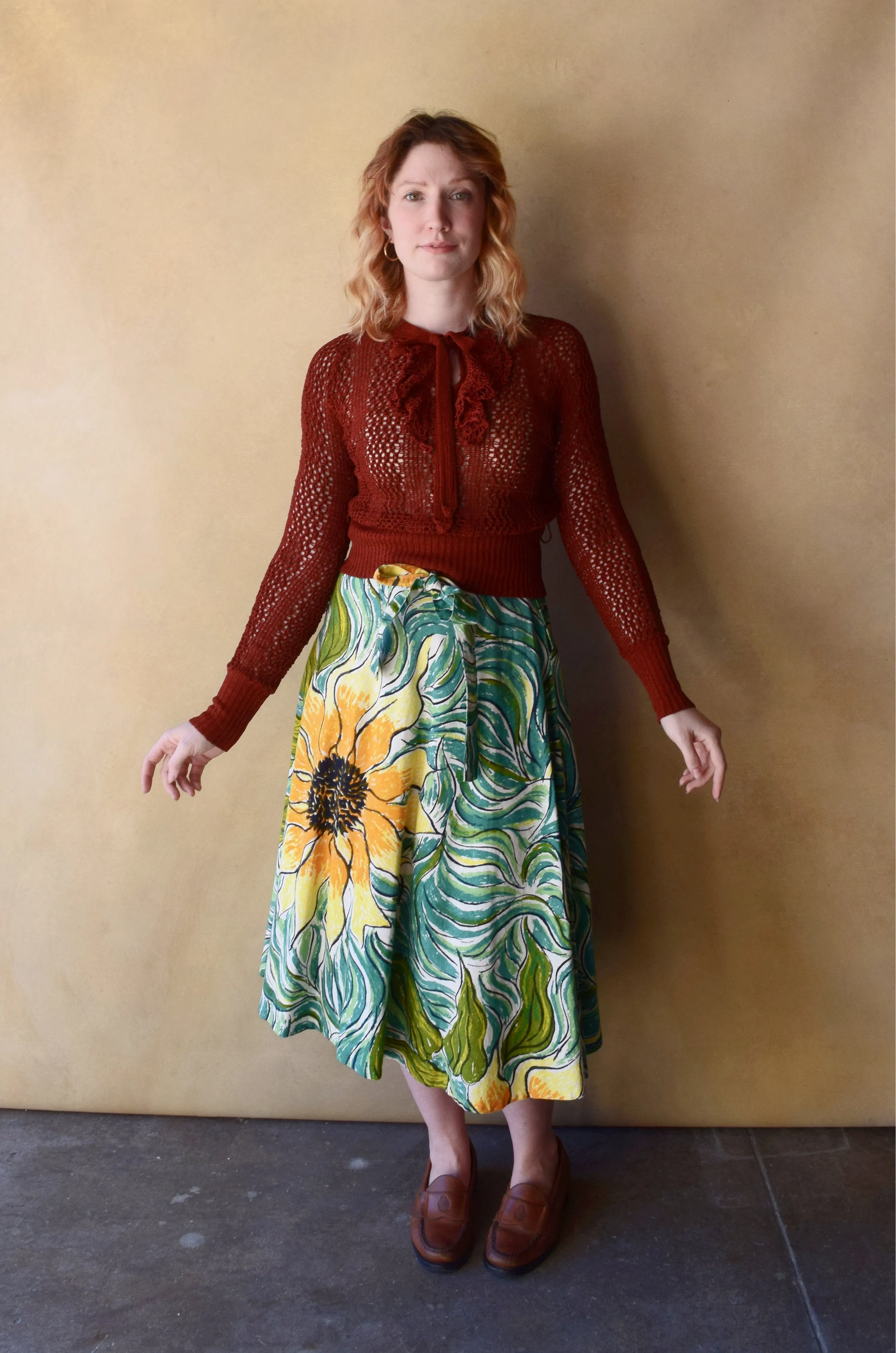 1950s sunflower skirt . vintage 50s painted skirt . size xs to s