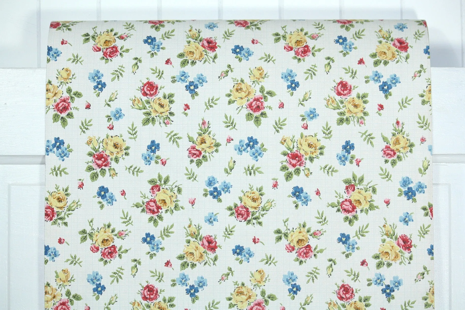 1960s Floral Vintage Wallpaper
