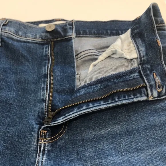 Abercrombie and Fitch The Flare Ultra High Rise jeans size 30/10S Curve love