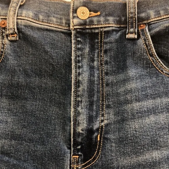 Abercrombie and Fitch The Flare Ultra High Rise jeans size 30/10S Curve love