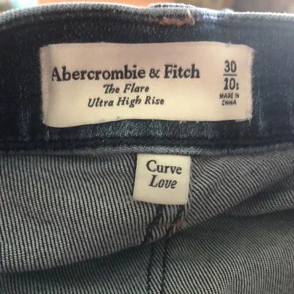 Abercrombie and Fitch The Flare Ultra High Rise jeans size 30/10S Curve love