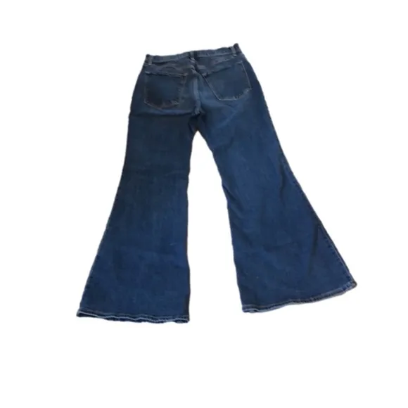 Abercrombie and Fitch The Flare Ultra High Rise jeans size 30/10S Curve love