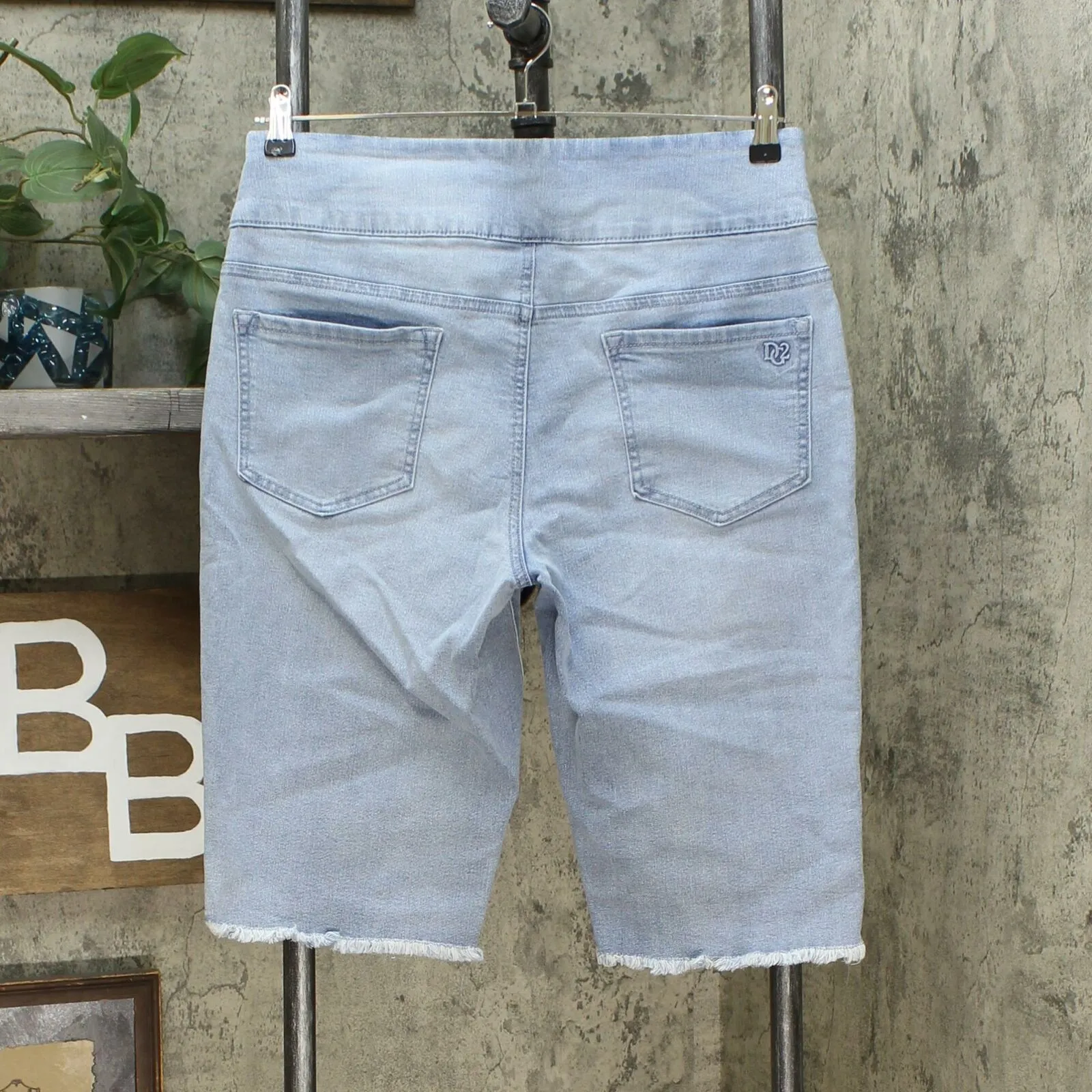 DG2 by Diane Gilman Classic Stretch Pull On Bermuda Shorts Chambray Large