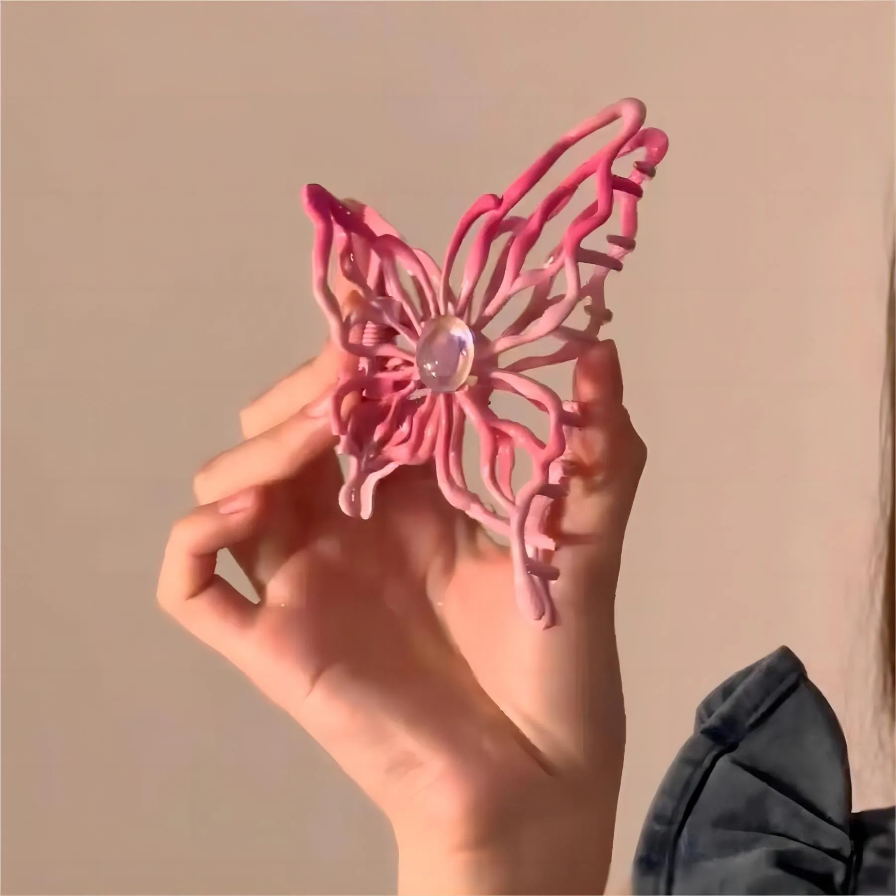 Geometric Pink Hollow Butterfly Chignon Claw Clip Hair Clip
