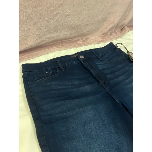*HOST PICK* Jen7 | 7 For All Mankind | Dark Wash Ankle Skinny Jeans NWT