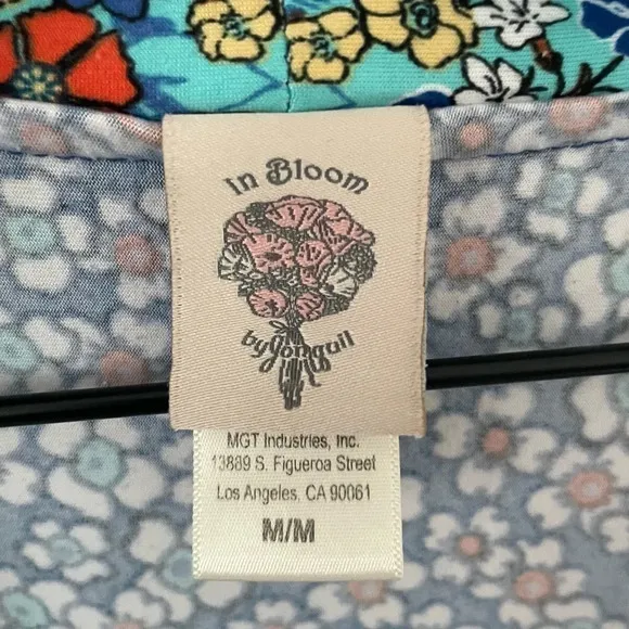 In Bloom By Jonquil Knit Wrap (Floral Kimono Robe Wrap, Lacy Sleeves, Medium)