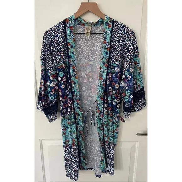 In Bloom By Jonquil Knit Wrap (Floral Kimono Robe Wrap, Lacy Sleeves, Medium)
