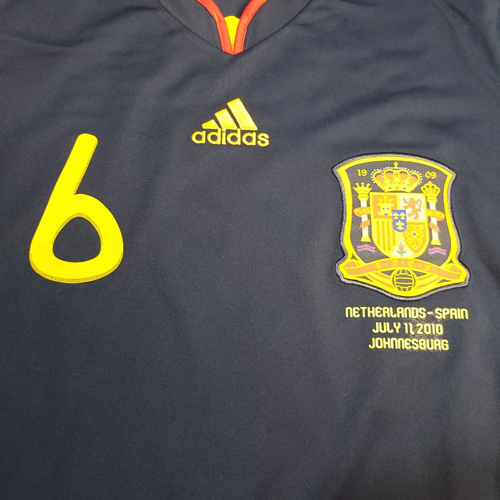 Iniesta Spain 2010 WORLD CUP Final Away Soccer Jersey Shirt M SKU# P47896