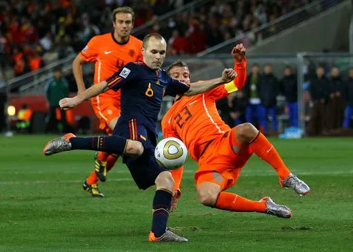 Iniesta Spain 2010 WORLD CUP Final Away Soccer Jersey Shirt M SKU# P47896