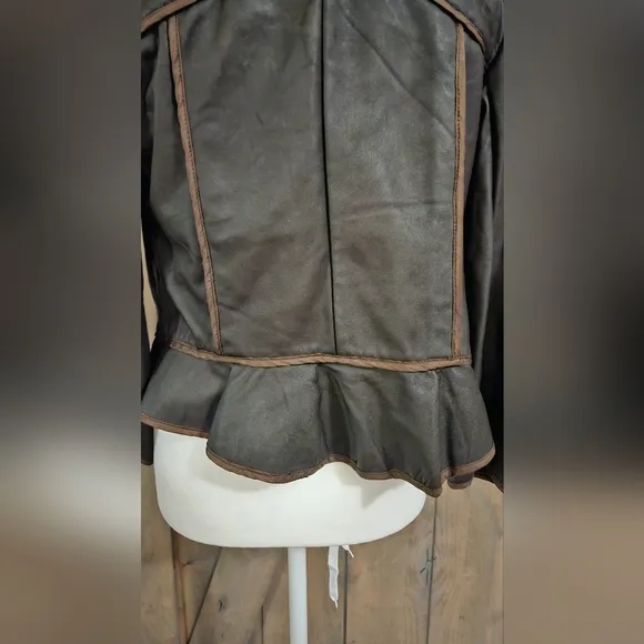 JAK&amp;RAE Vintage Lamb leather cropped tie front brown jacket.Lace details. Size 6