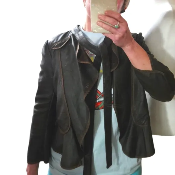 JAK&amp;RAE Vintage Lamb leather cropped tie front brown jacket.Lace details. Size 6