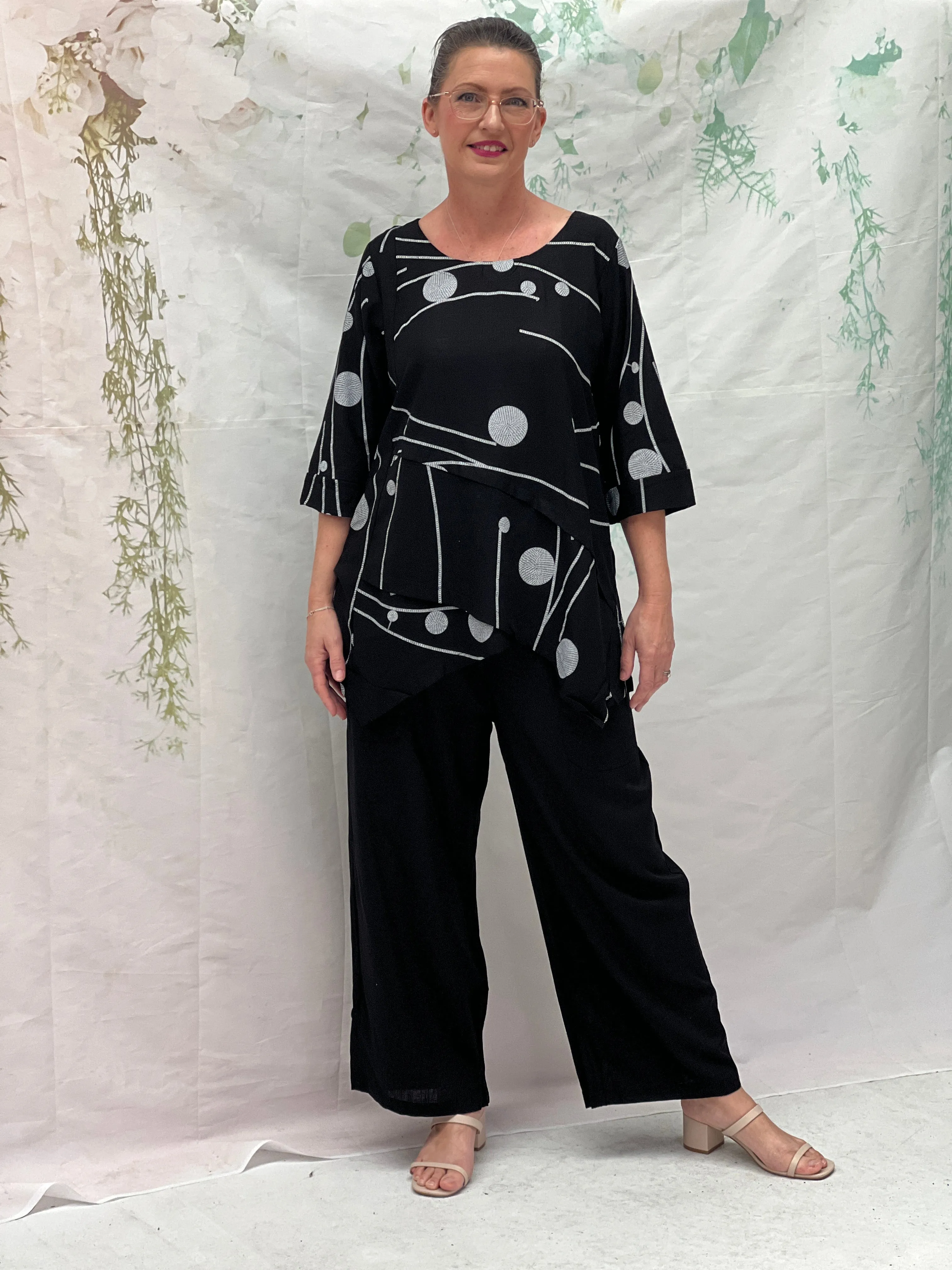 Karla Stitching Black Linen Top