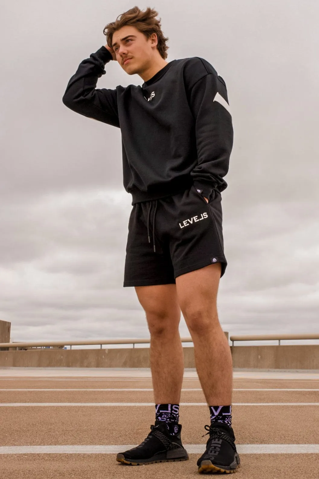 LEVELS SIGNATURE OVERSIZED CREWNECK | BLACK