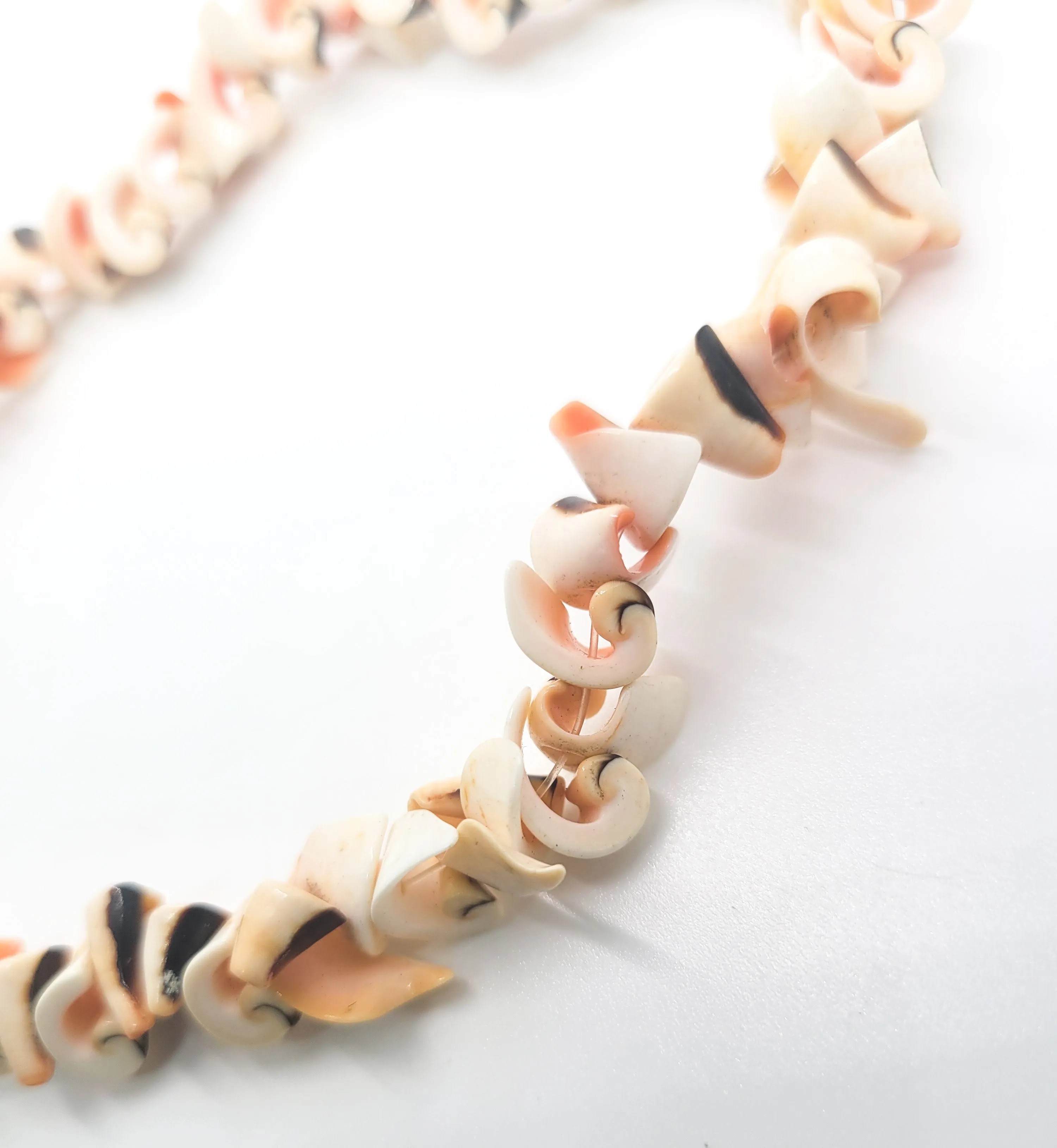 Luhuanus Sliced Spiral peach sea shell vintage surfer skater strung retro necklace