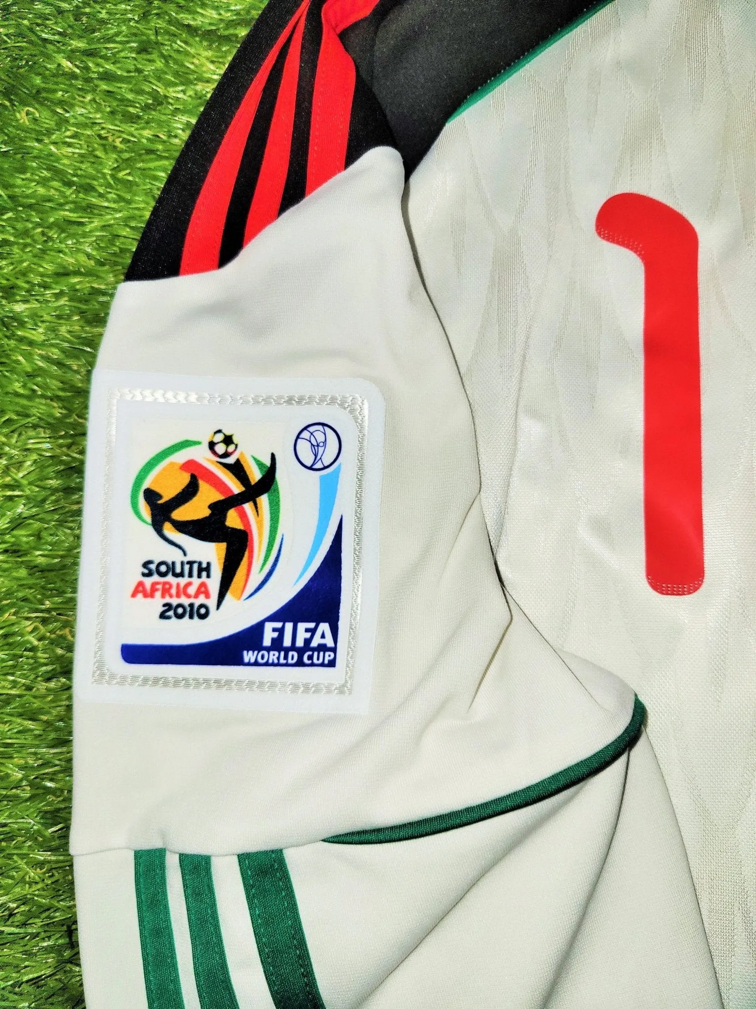 Memo Ochoa Mexico 2010 WORLD CUP GK Soccer Jersey Shirt L SKU# P41385