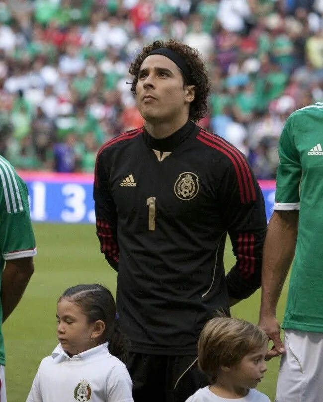 Memo Ochoa Mexico 2011 GK Soccer Away Jersey Shirt L SKU# V13582