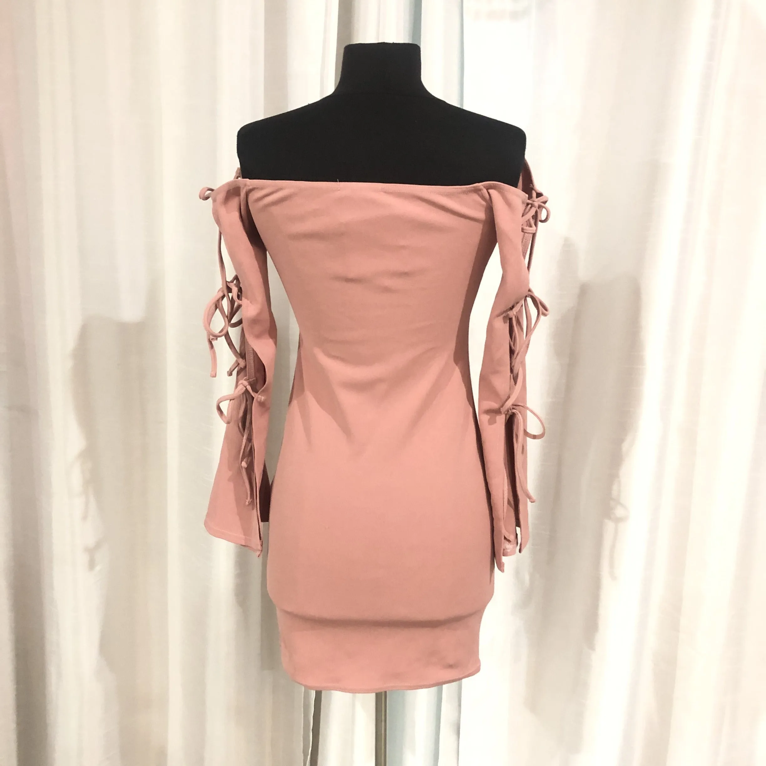 MISSGUIDED Pink Long Tied Sleeve Short Dress Size 2 NWT