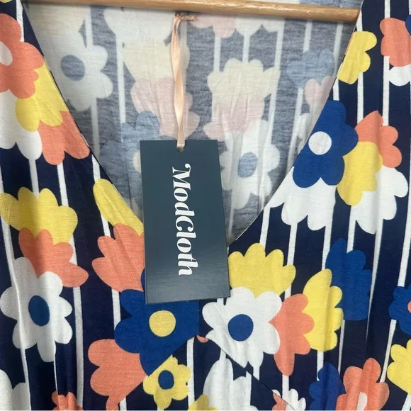 ModCloth Timelessly Lovable Floral V-Neck Jersey Knit Dress Size Large NEW