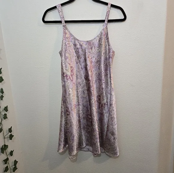 Oscar de la Renta Pink Label Paisley Slip Medium
