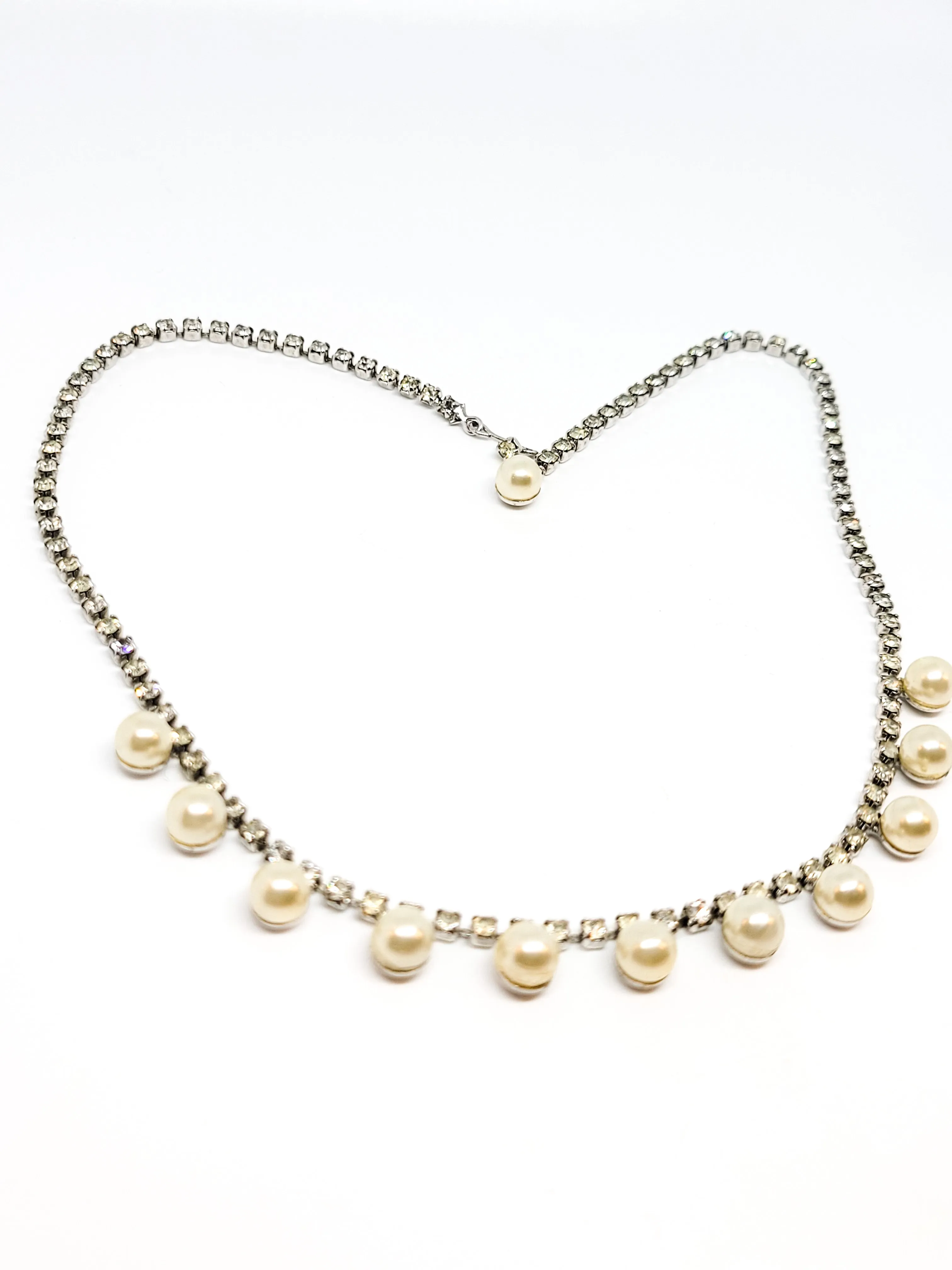 Retro clear rhinestone and faux cream pearl single strand vintage statement necklace