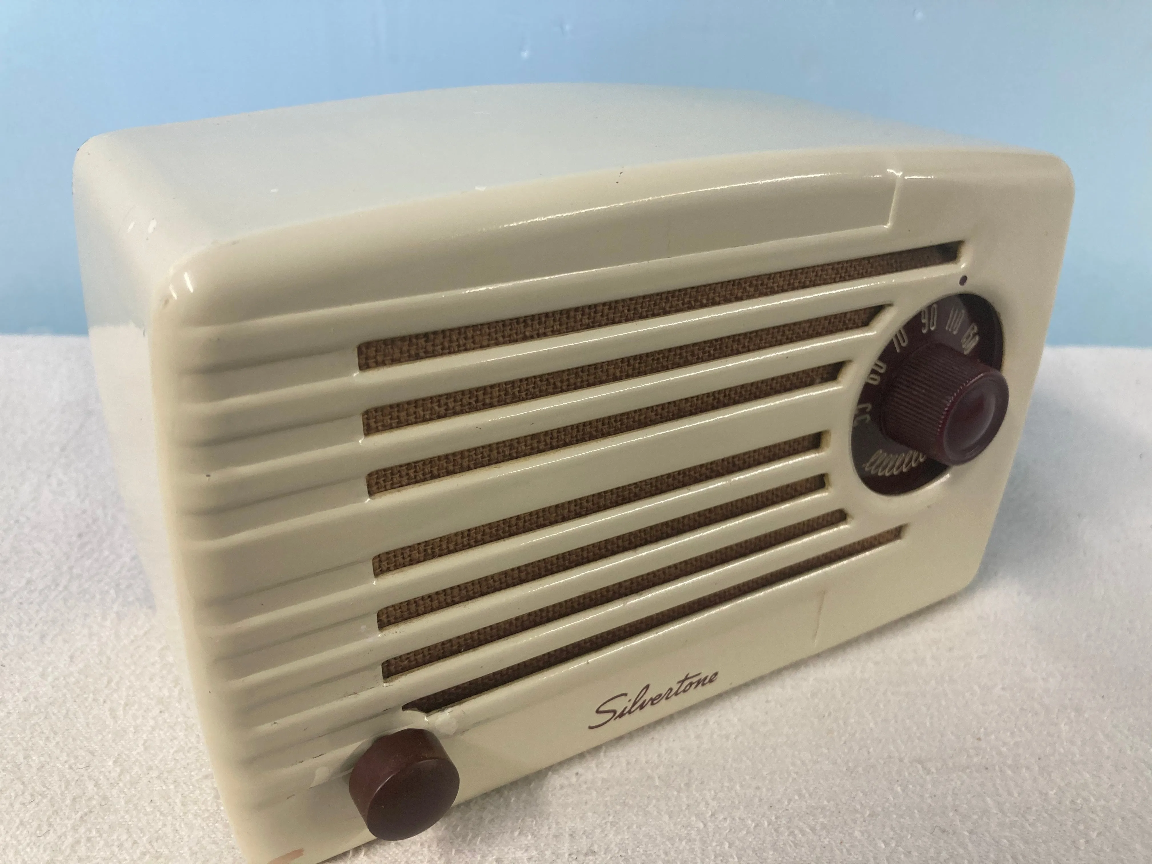 Silvertone Metal Midget Tube Radio With Bluetooth & FM input.