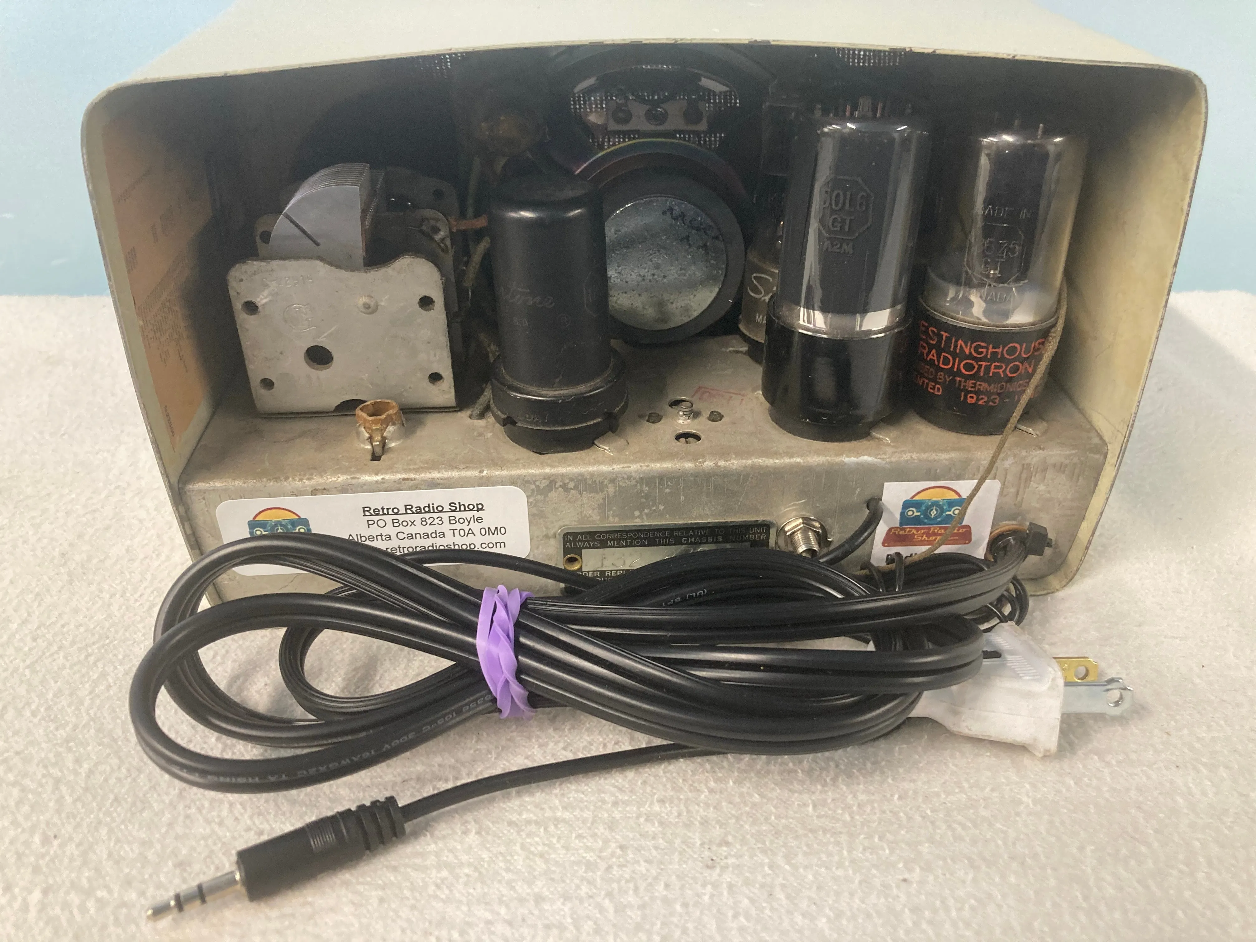 Silvertone Metal Midget Tube Radio With Bluetooth & FM input.