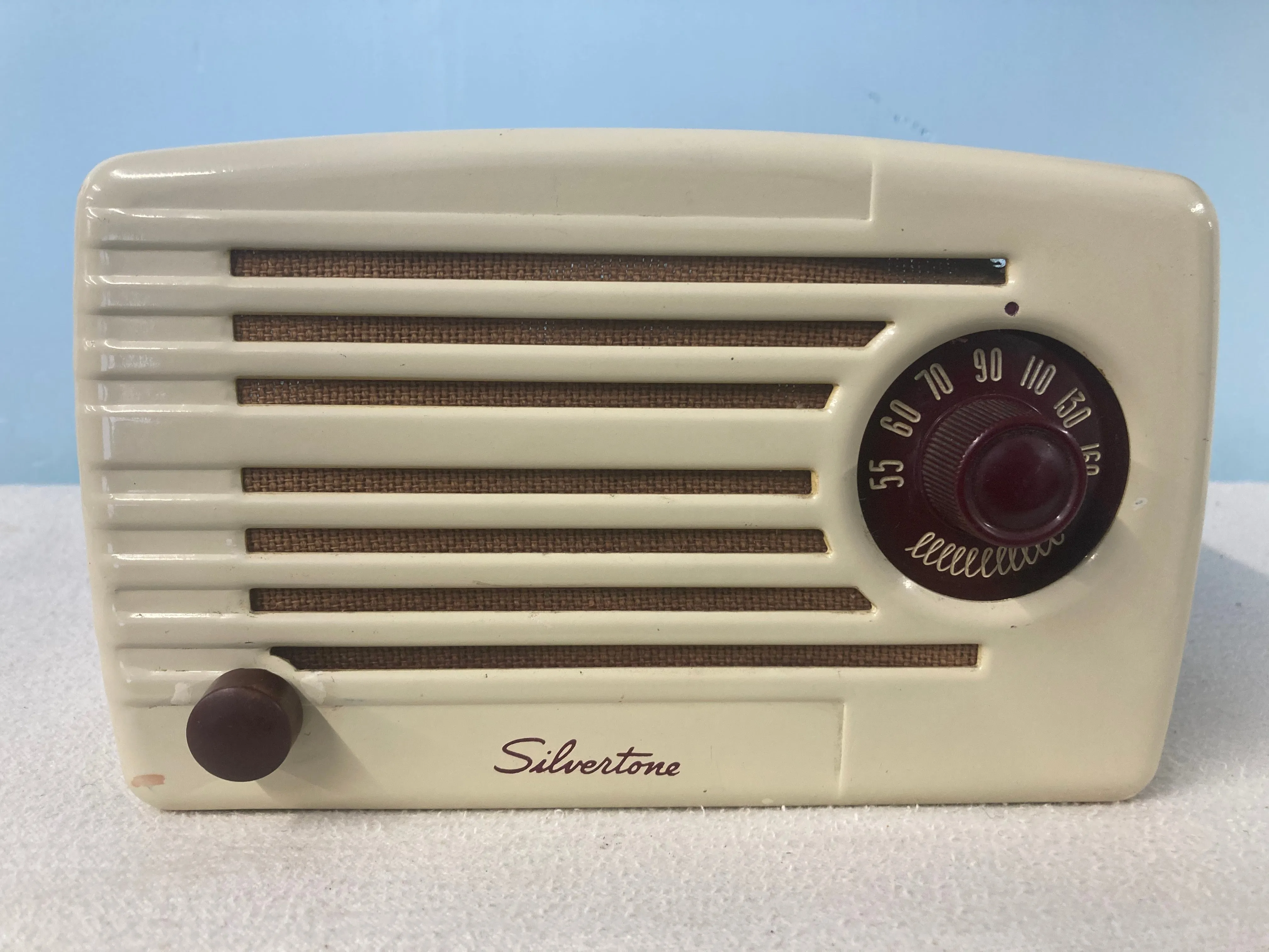 Silvertone Metal Midget Tube Radio With Bluetooth & FM input.