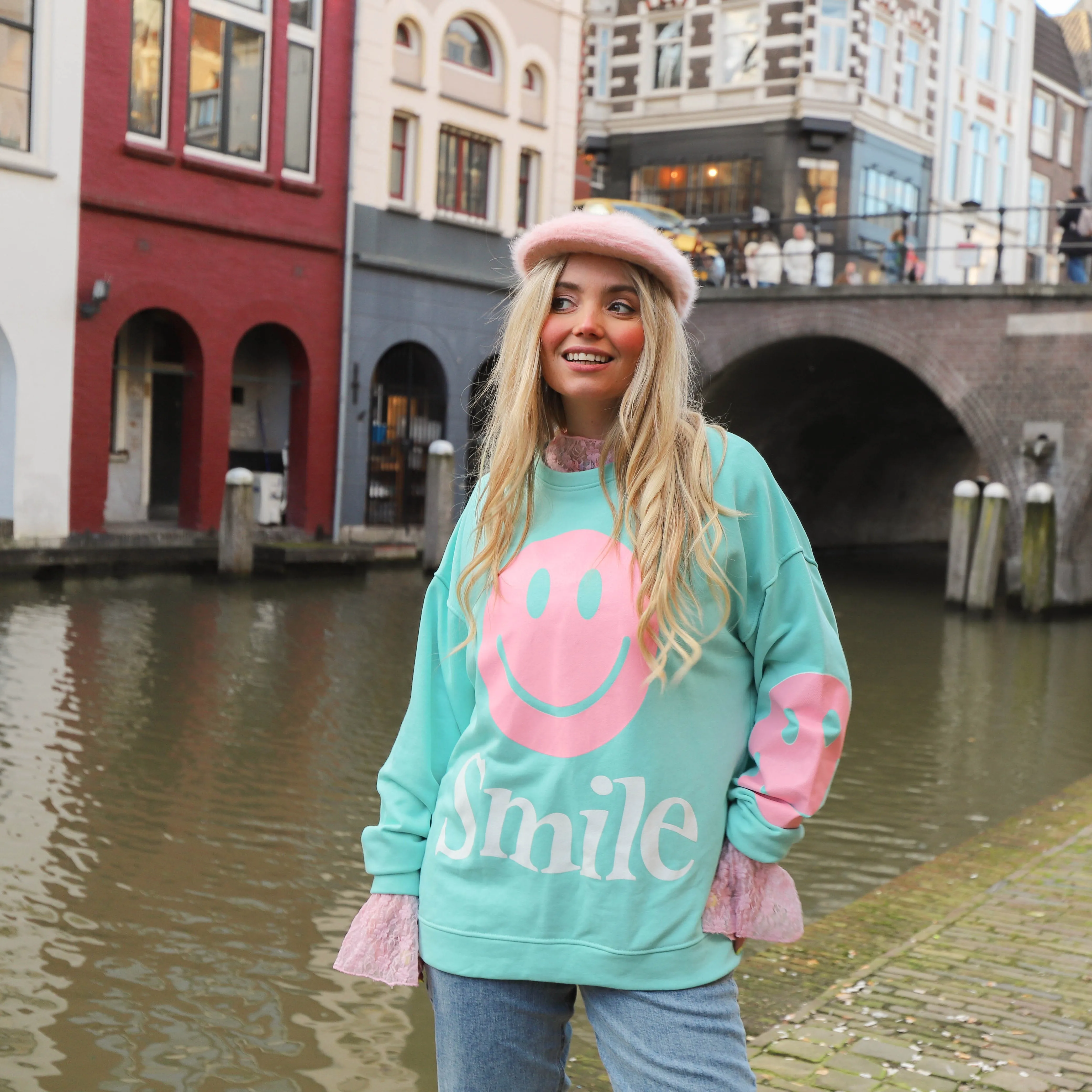 Smile sweater blauw