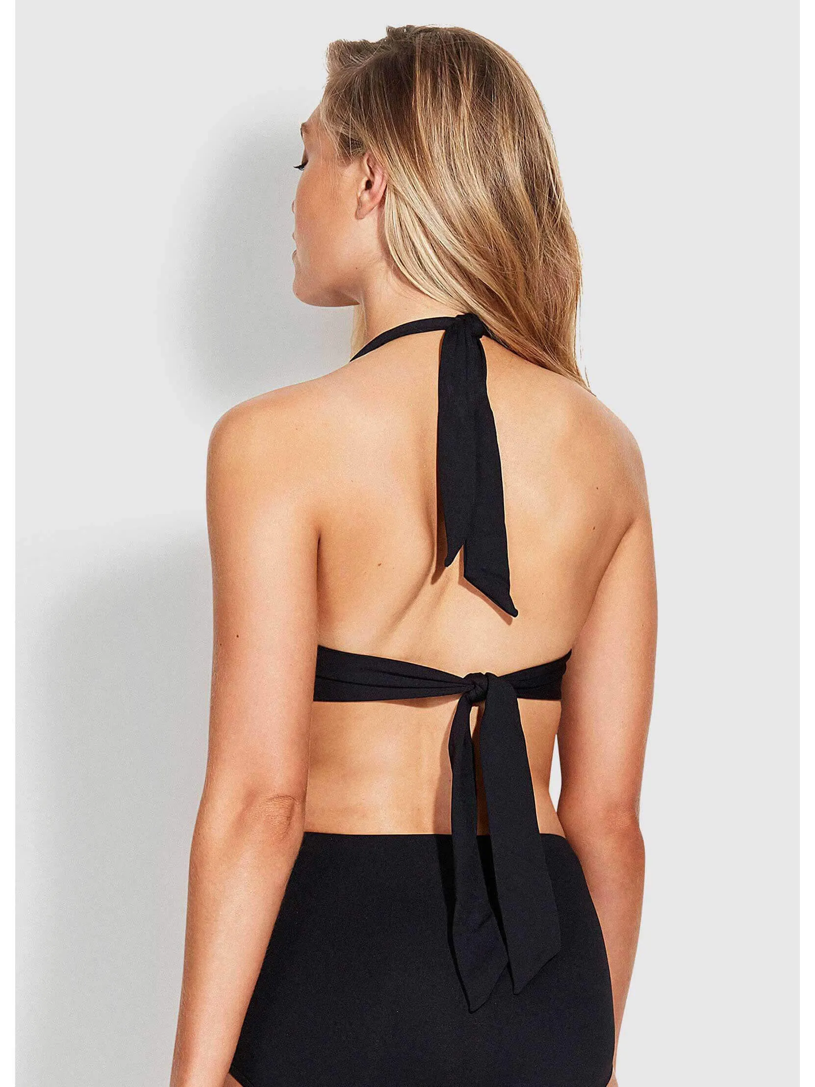 Twist Soft Cup Halter Black
