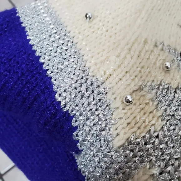 Vintage - Jaclyn Smith | Beaded V- Neck Pullover