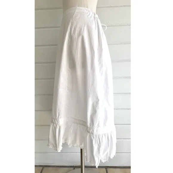 Vintage White Cotton Petticoat Skirt w/ Drawstring Waist and Scalloped Edge - M