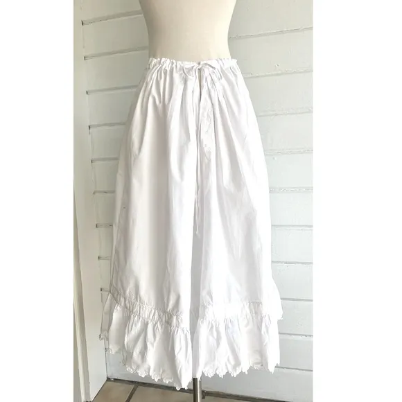 Vintage White Cotton Petticoat Skirt w/ Drawstring Waist and Scalloped Edge - M