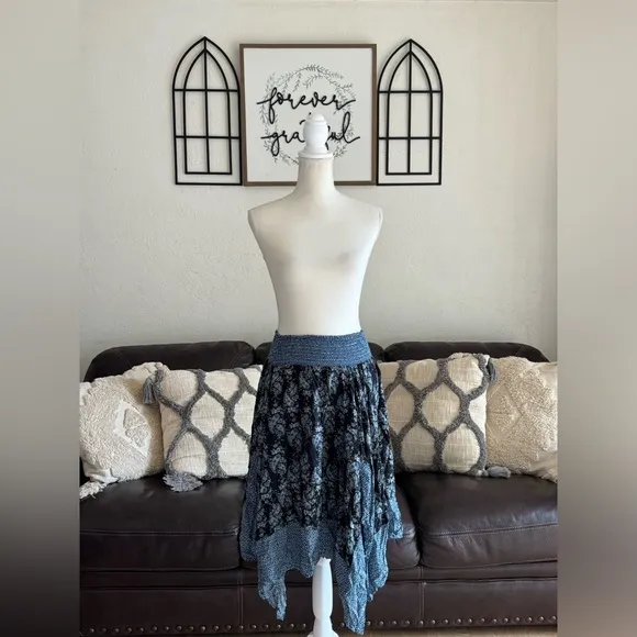 Vintage Y2K 90’s Paisley Print Asymmetrical Shark Bite Hem Skirt Size L Boho Fun