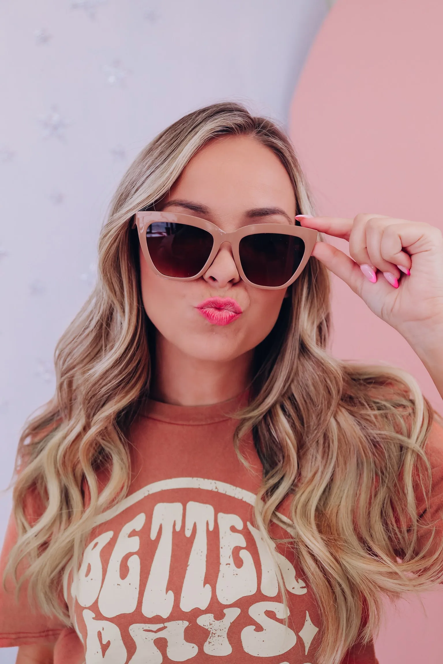 Wide Cat Eye Fashion Sunglasses - Taupe