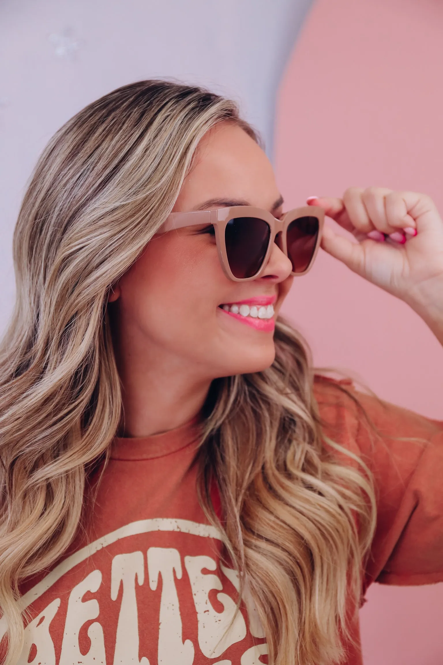 Wide Cat Eye Fashion Sunglasses - Taupe
